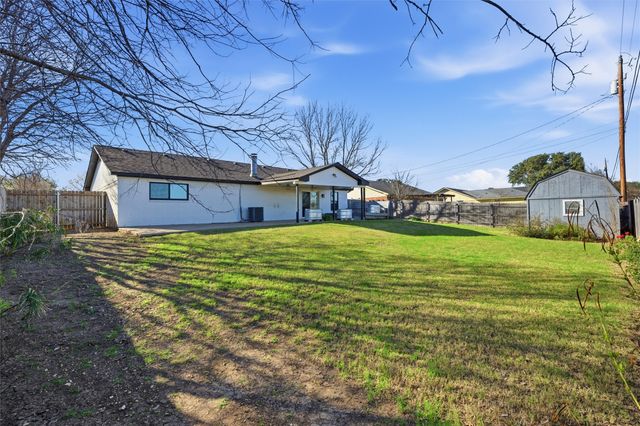 922 Vail Highlands Drive, Hewitt, TX 76643