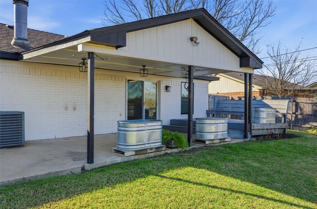 922 Vail Highlands Drive, Hewitt, TX 76643