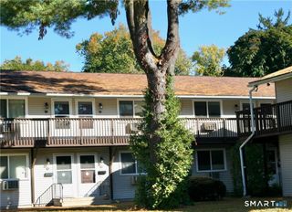 27 Bostwick Arms 27, New Milford, CT 06776