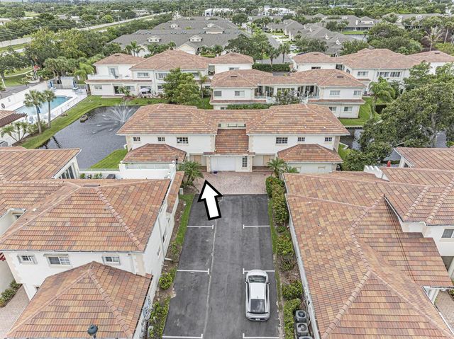 524 7th Square 101, Vero Beach, FL 32962