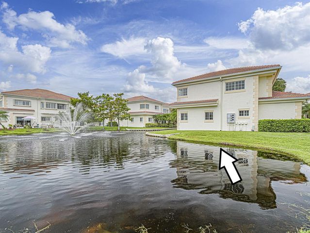 524 7th Square 101, Vero Beach, FL 32962