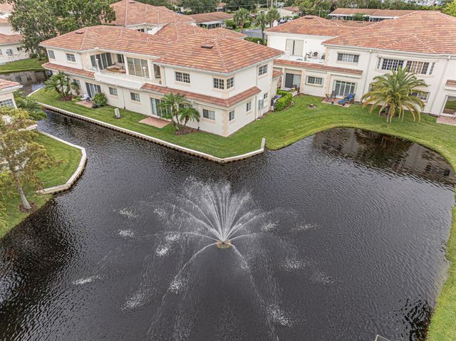 524 7th Square 101, Vero Beach, FL 32962