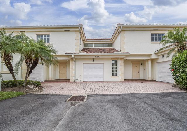 524 7th Square 101, Vero Beach, FL 32962