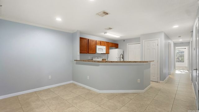 7323 Snowden Rd Apt 3302, San Antonio, TX 78240