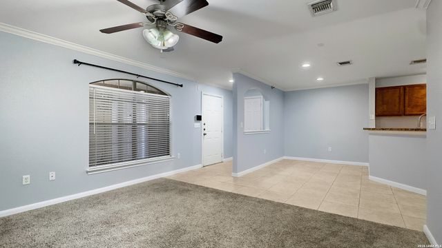 7323 Snowden Rd Apt 3302, San Antonio, TX 78240