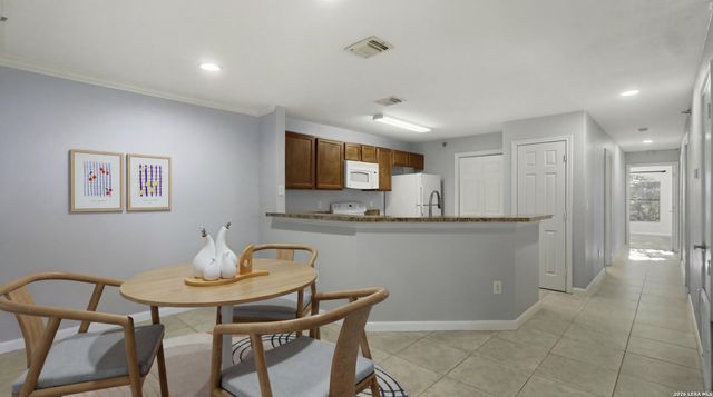 7323 Snowden Rd Apt 3302, San Antonio, TX 78240