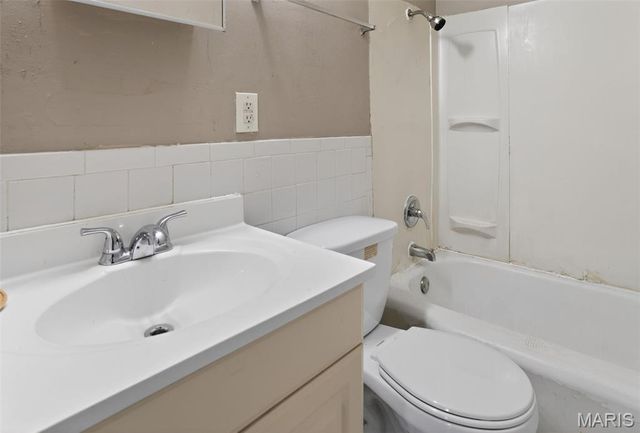 512 Coppinger Drive, St Louis, MO 63135