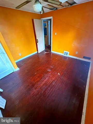 52 CAROLINE AVE, Hamilton, NJ 08610