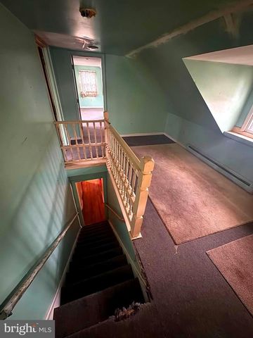 52 CAROLINE AVE, Hamilton, NJ 08610
