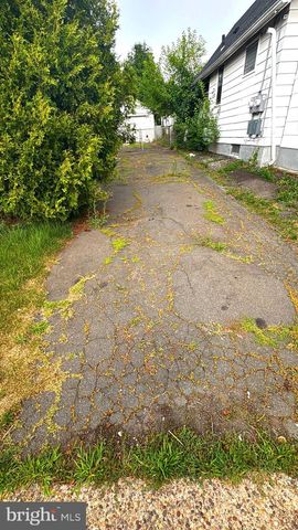 52 CAROLINE AVE, Hamilton, NJ 08610