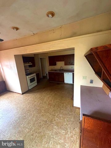 52 CAROLINE AVE, Hamilton, NJ 08610