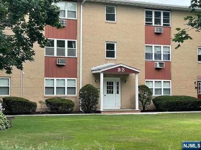 2 Radio Avenue C22, Secaucus, NJ 07094