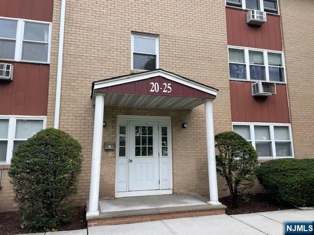 2 Radio Avenue C22, Secaucus, NJ 07094