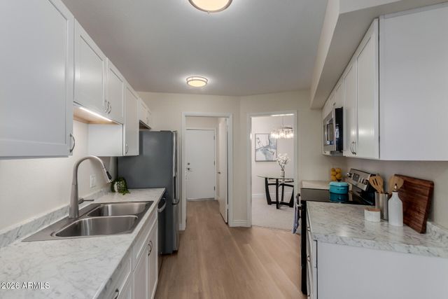 10943 W COGGINS Drive, Sun City, AZ 85351