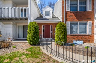 7 Concorde Way B2, Windsor Locks, CT 06096