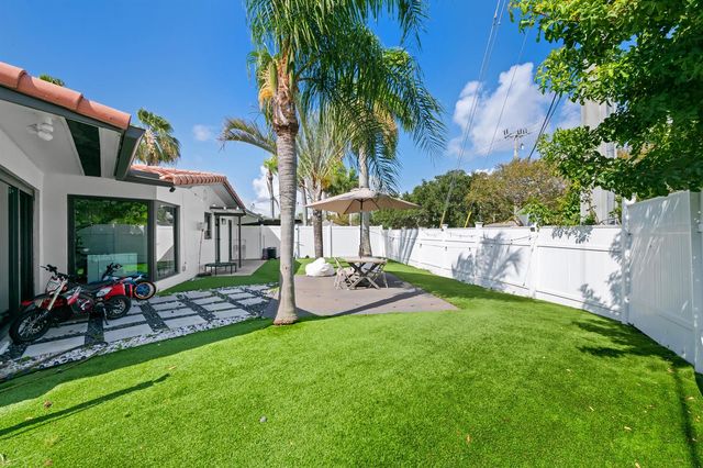 2601 NE 8th Court, Pompano Beach, FL 33062