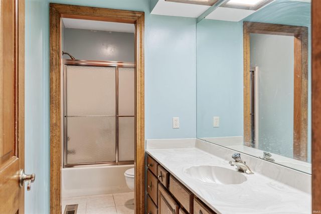 1805 Lakewood Drive, Fort Wayne, IN 46819