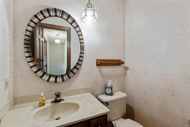 1805 Lakewood Drive, Fort Wayne, IN 46819