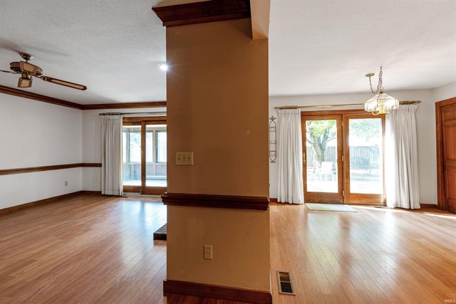 1805 Lakewood Drive, Fort Wayne, IN 46819