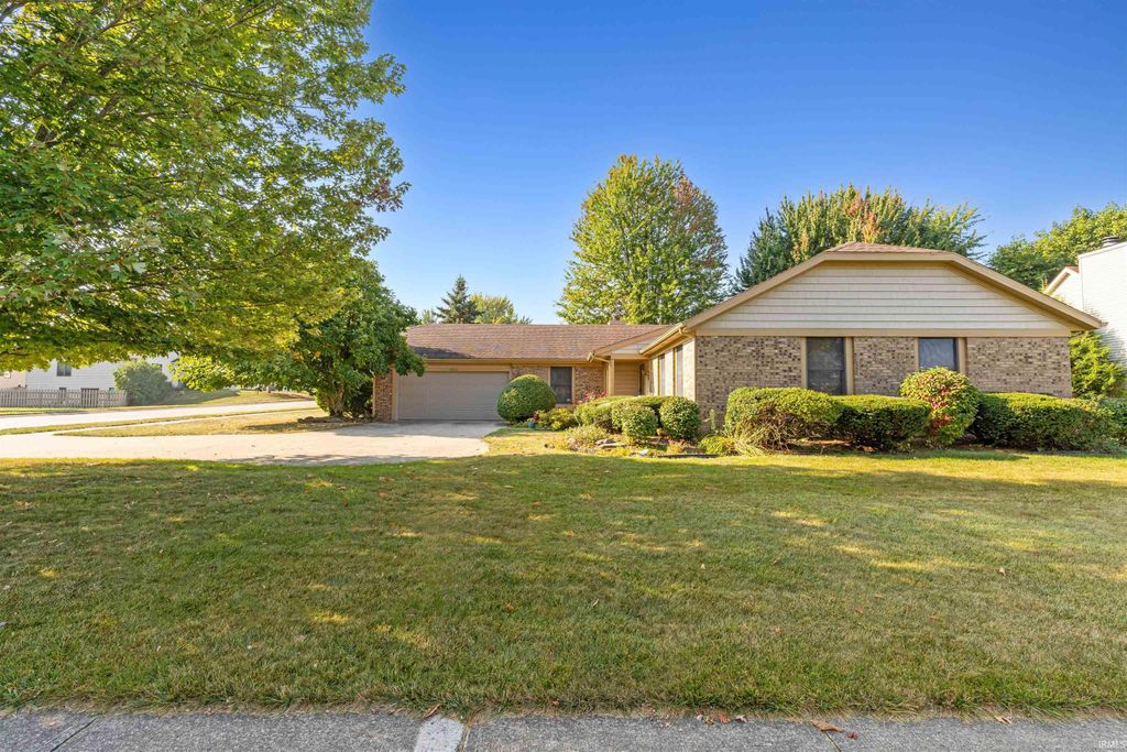 1805 Lakewood Drive, Fort Wayne, IN 46819