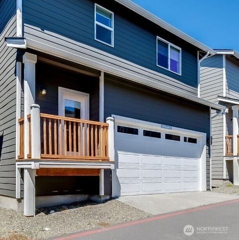 1033 Banyan Street, Bremerton, WA 98310