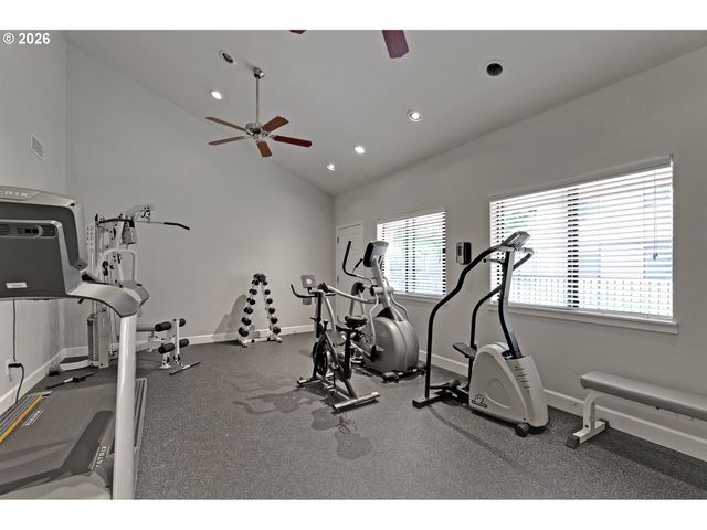 9943 Se TALBERT St, Clackamas, OR 97015