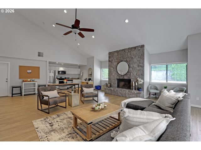 9943 Se TALBERT St, Clackamas, OR 97015