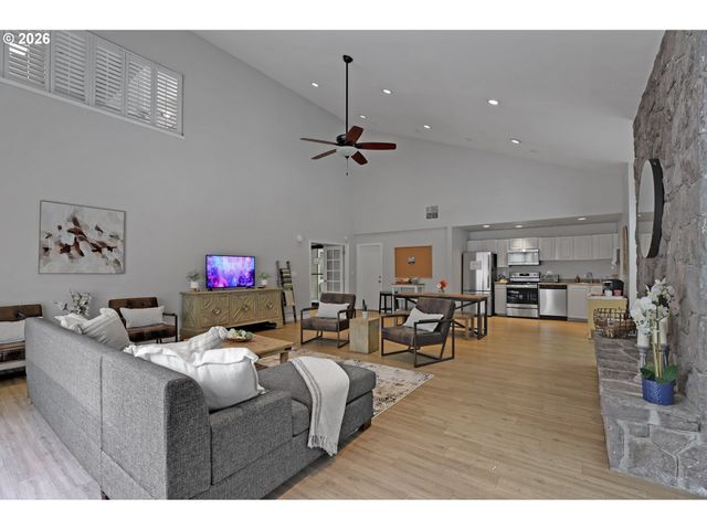 9943 Se TALBERT St, Clackamas, OR 97015