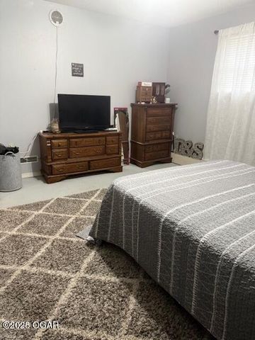 220 S Park Avenue, Aurora, MO 65605