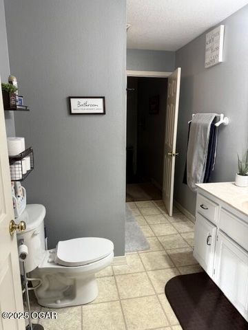 220 S Park Avenue, Aurora, MO 65605