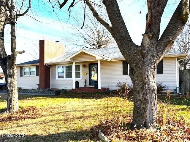 220 S Park Avenue, Aurora, MO 65605