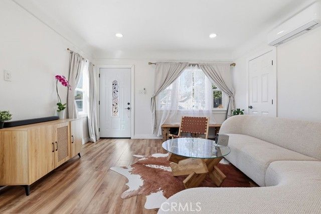 472 E Sunset Street, Long Beach, CA 90805