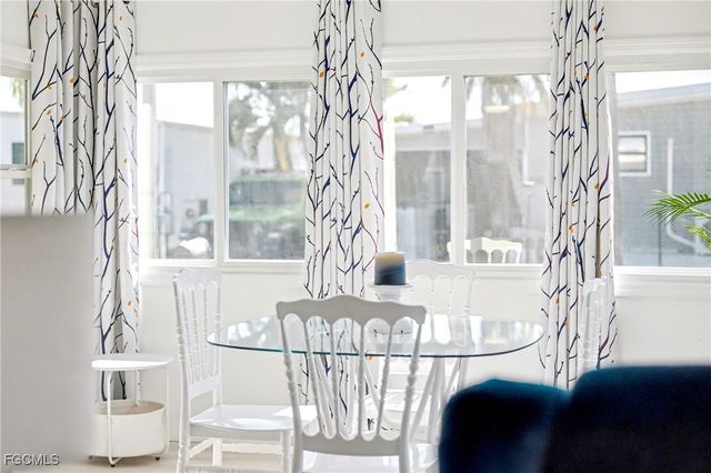 5560 Sir Walter WAY, North Fort Myers, FL 33917