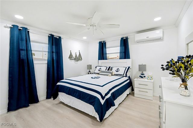 5560 Sir Walter WAY, North Fort Myers, FL 33917