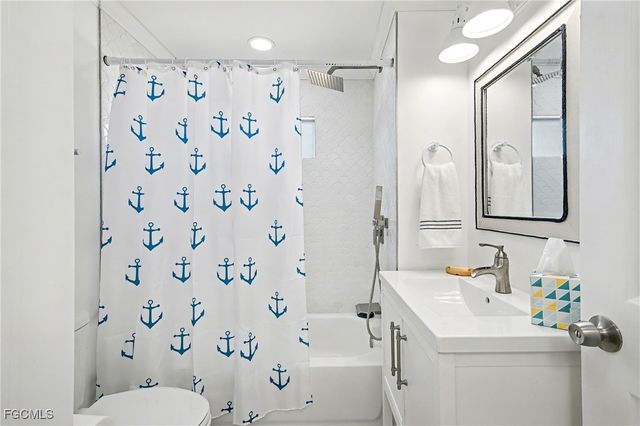 5560 Sir Walter WAY, North Fort Myers, FL 33917