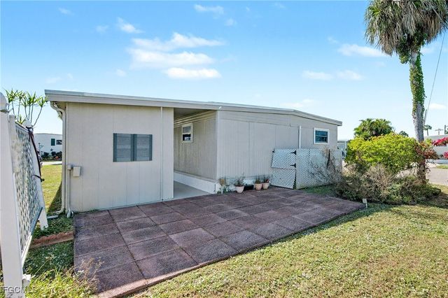 5560 Sir Walter WAY, North Fort Myers, FL 33917