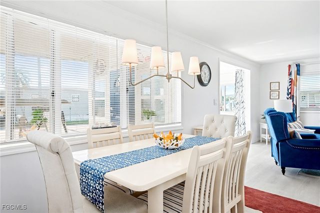 5560 Sir Walter WAY, North Fort Myers, FL 33917