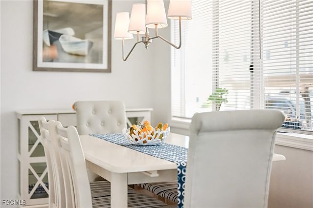 5560 Sir Walter WAY, North Fort Myers, FL 33917