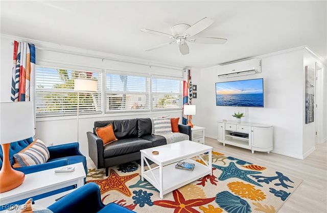 5560 Sir Walter WAY, North Fort Myers, FL 33917