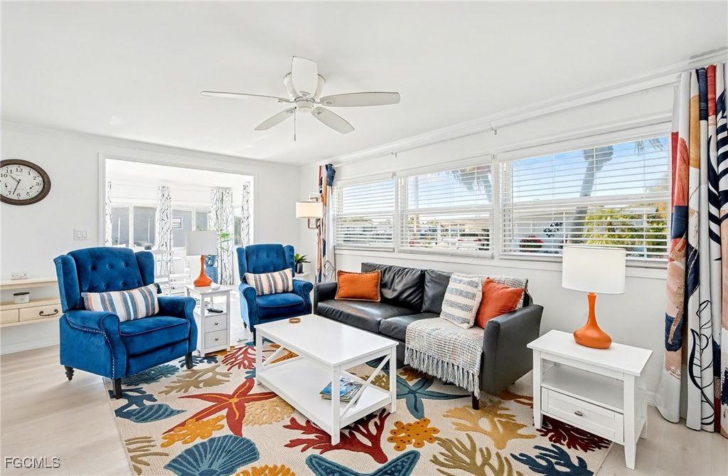 5560 Sir Walter WAY, North Fort Myers, FL 33917