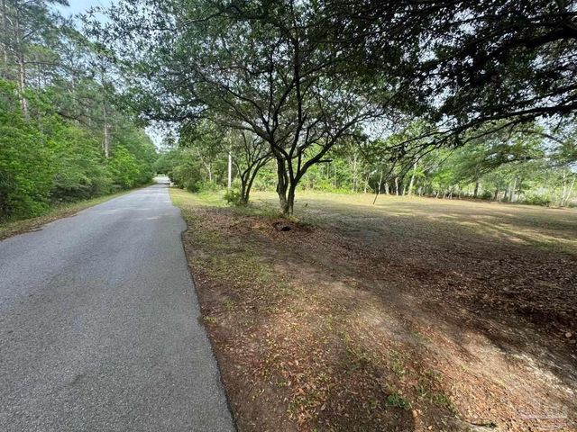 5816 Shady Bayou Ln, Milton, FL 32583