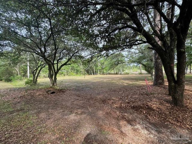 5816 Shady Bayou Ln, Milton, FL 32583