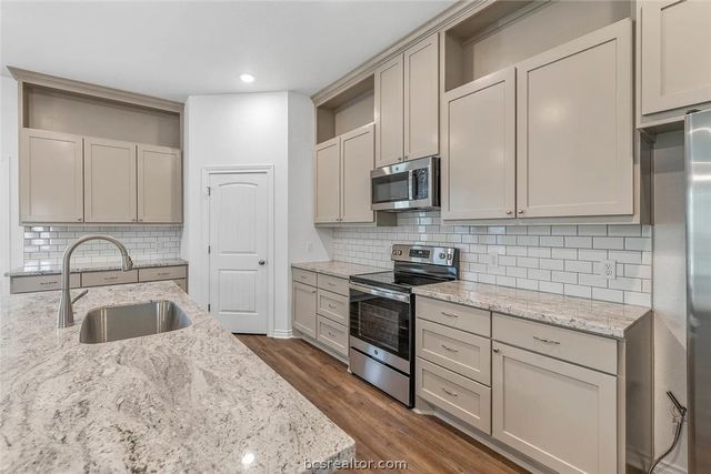 1220 Neal Pickett Drive, College Station, TX 77840