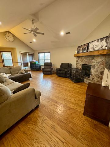 403 PETERSON LN, Ashland, MO 65010