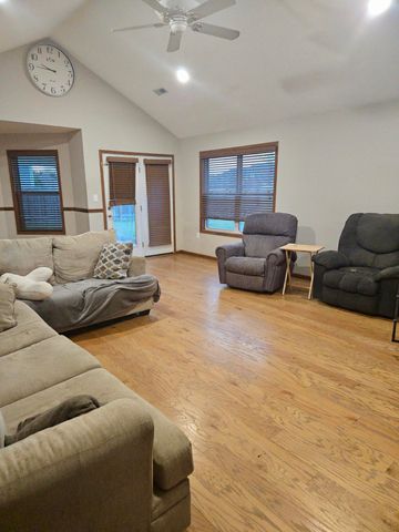 403 PETERSON LN, Ashland, MO 65010