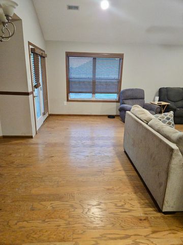 403 PETERSON LN, Ashland, MO 65010