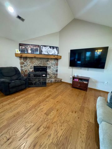 403 PETERSON LN, Ashland, MO 65010