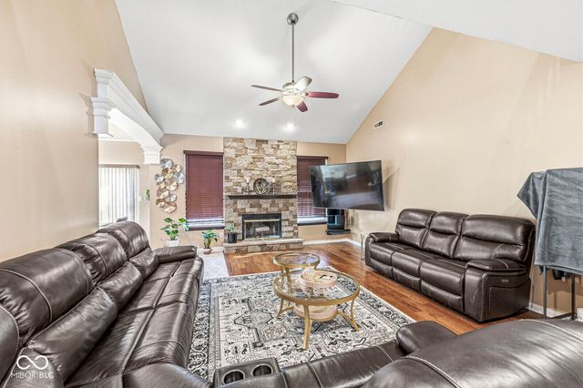 979 Glenmore Trail, Brownsburg, IN 46112