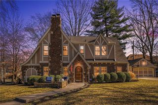 6701 Brookside Road, Kansas City, MO 64113