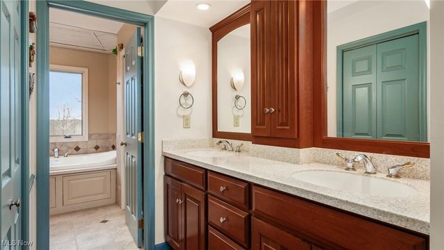 5110 Wilshire Drive, Zanesville, OH 43701